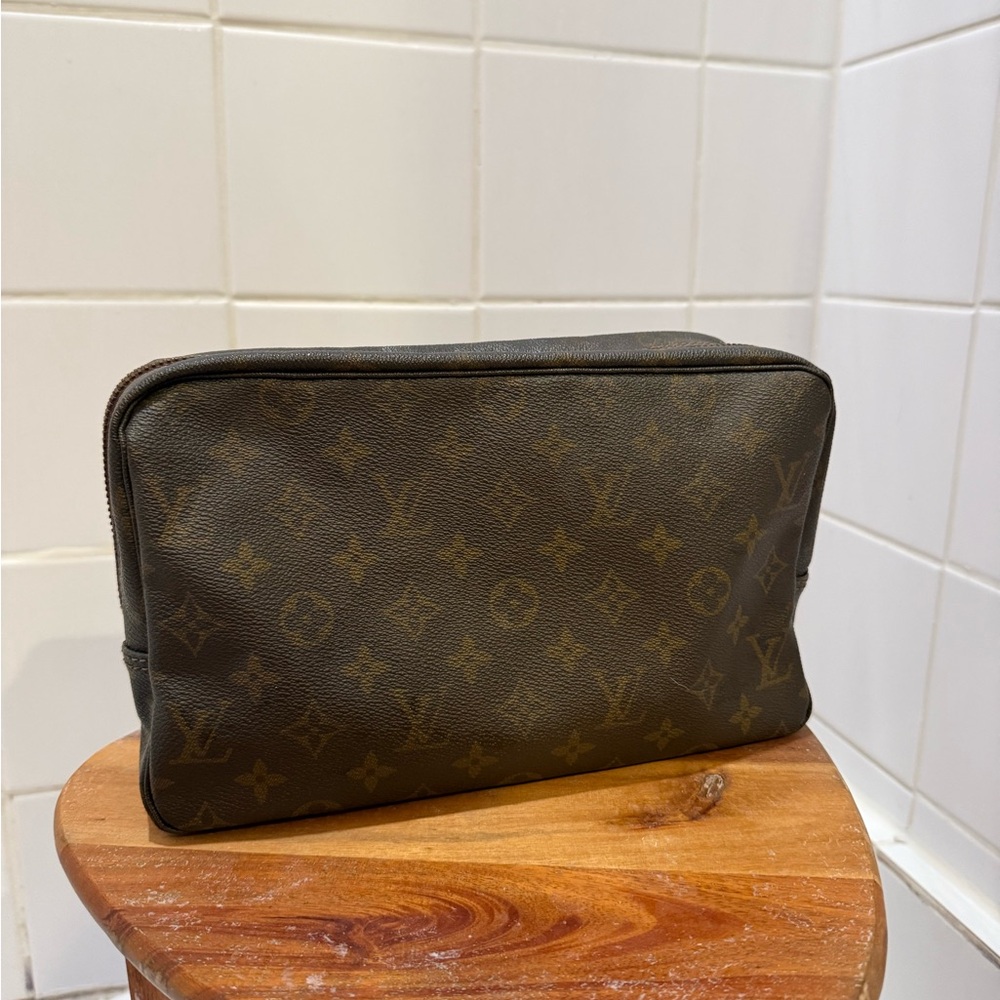 Louis Vuitton Monogram Toiletry Bag in Monogram Trousse Toilette Authentic